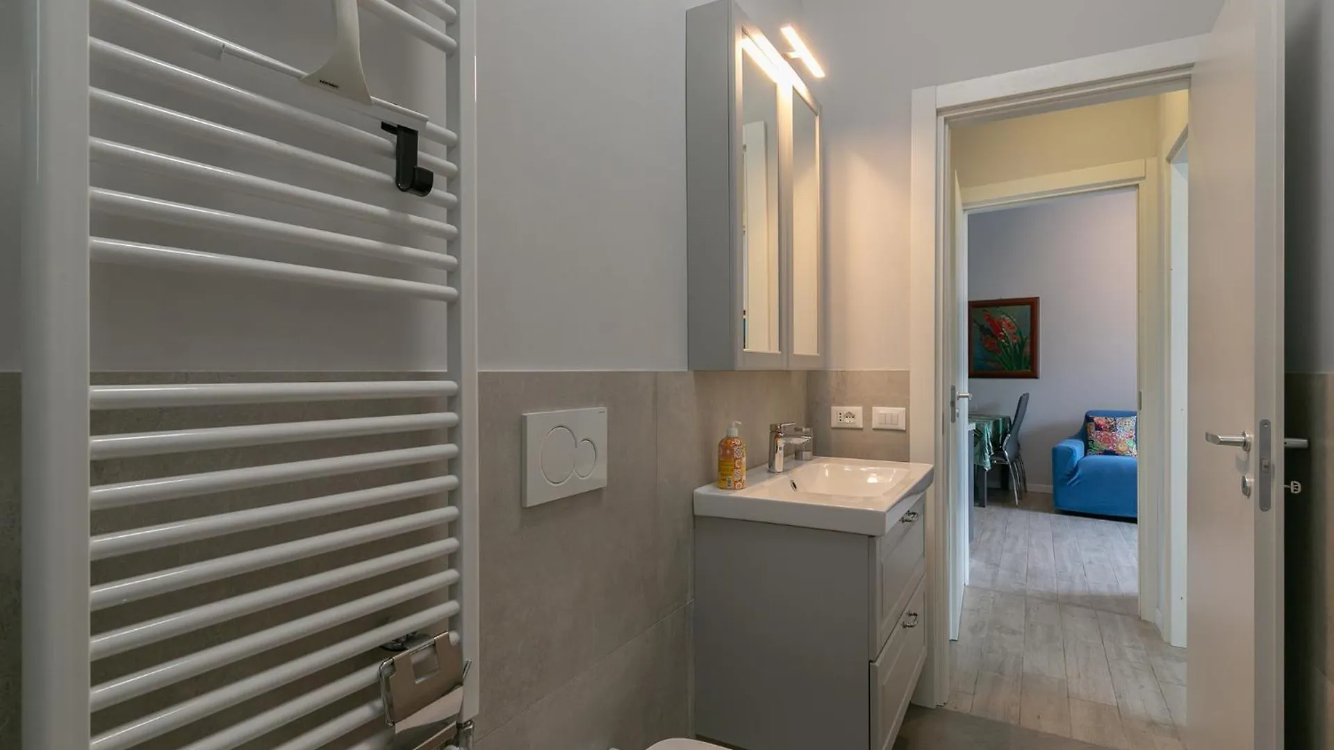Stazione Centrale Ampio E Moderno Bilocale Milan Apartment